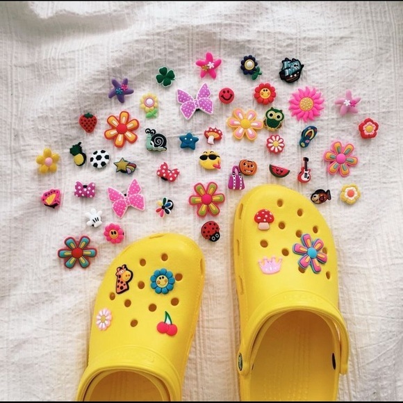 CROC CHRAMS / JIBBITZ MYSTERY BOX - Picture 2 of 11